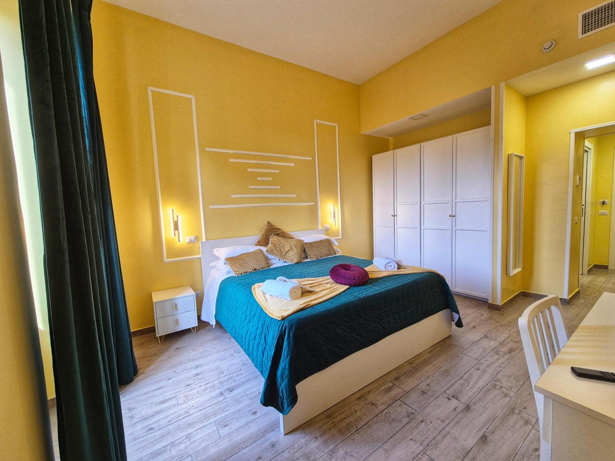Residenze Serventi Longhi *